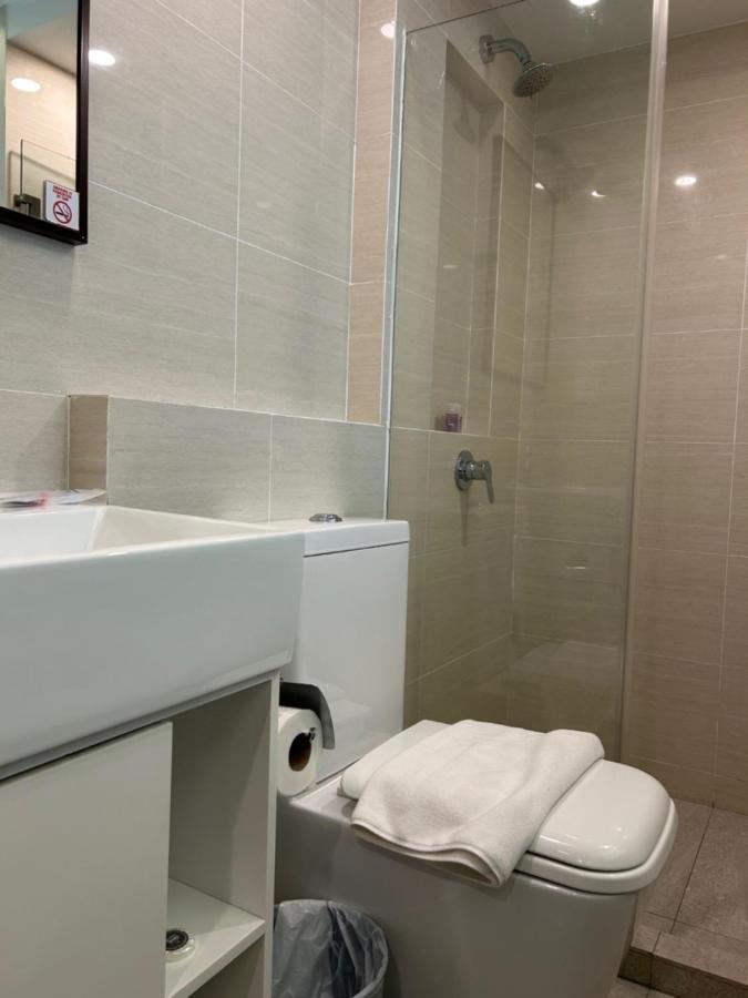 Executive Suite,1498770460:JPEG